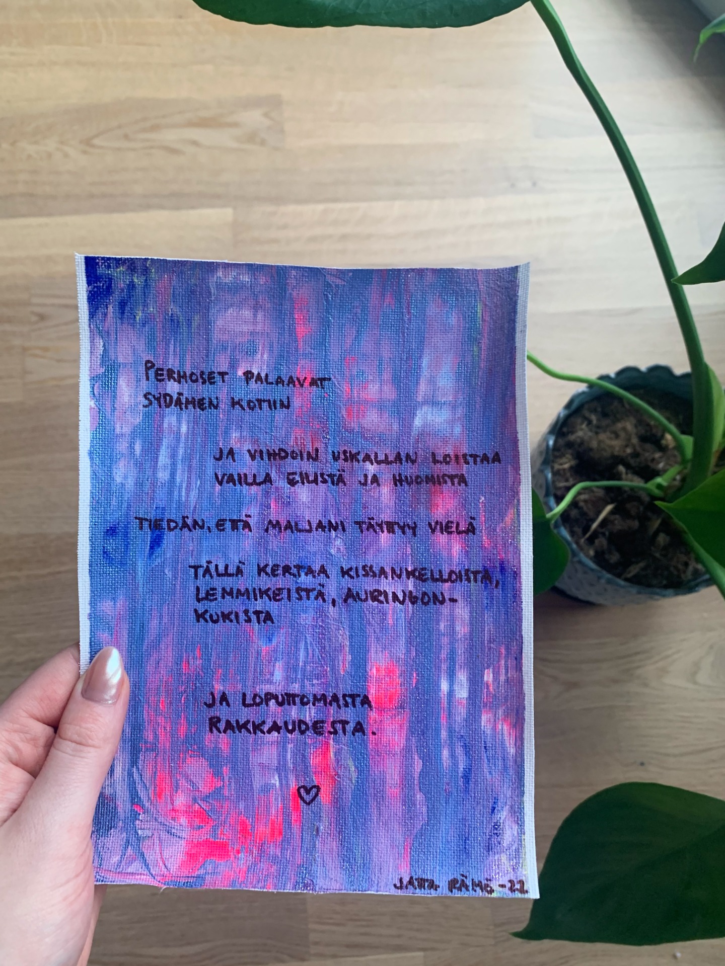 Perhoset palaavat (15 x 20 cm, akryyli ja tussi kankaalla) 11